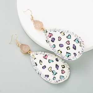 Water drop leather earrings